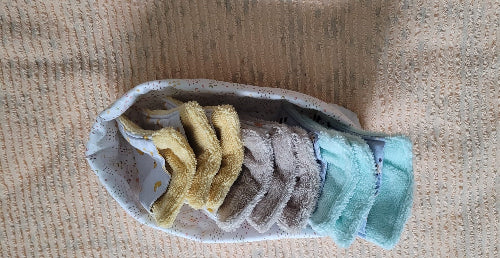 Lingettes démaquillantes et support