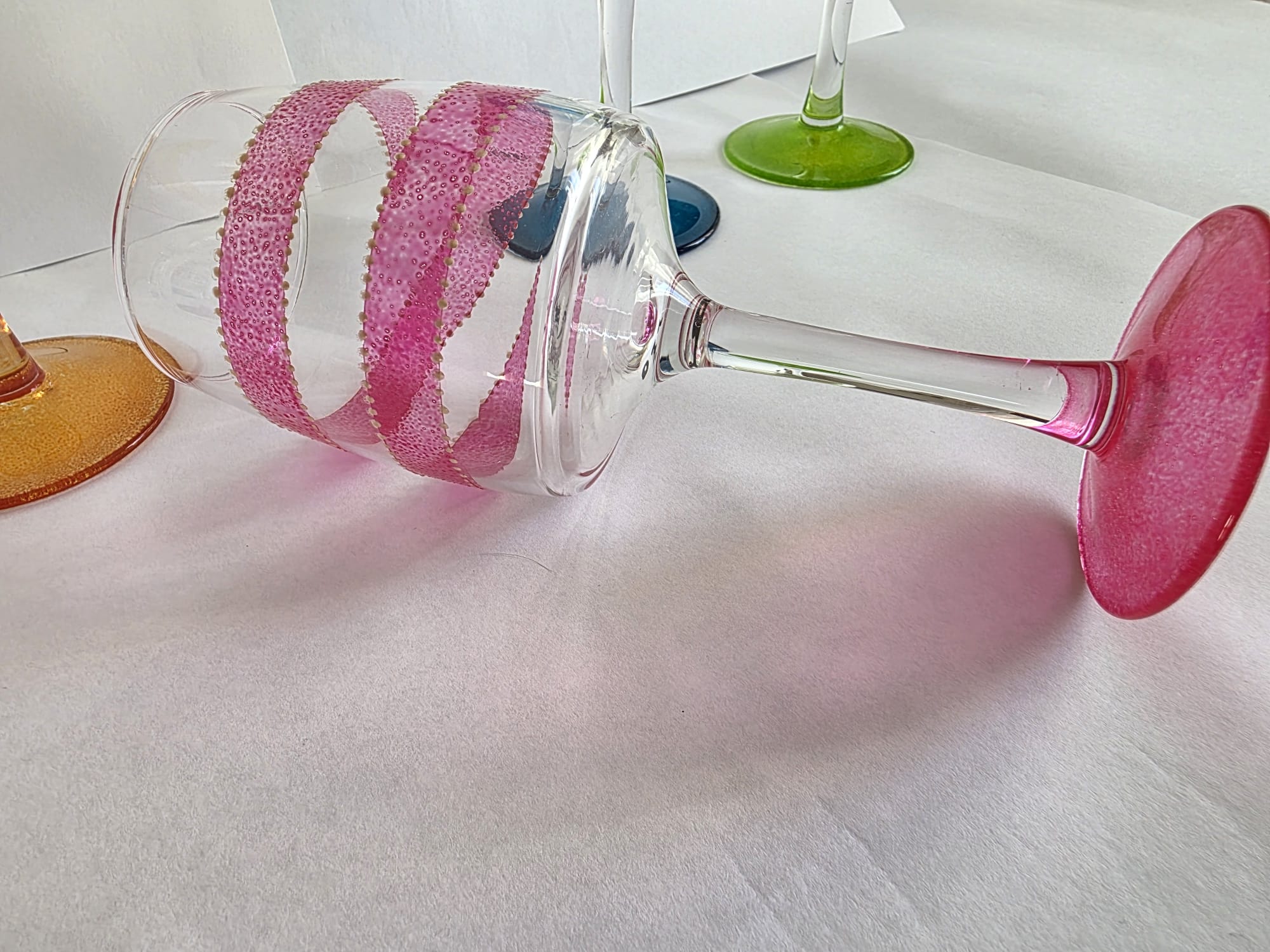 Lot de 6 verres à pied colorés