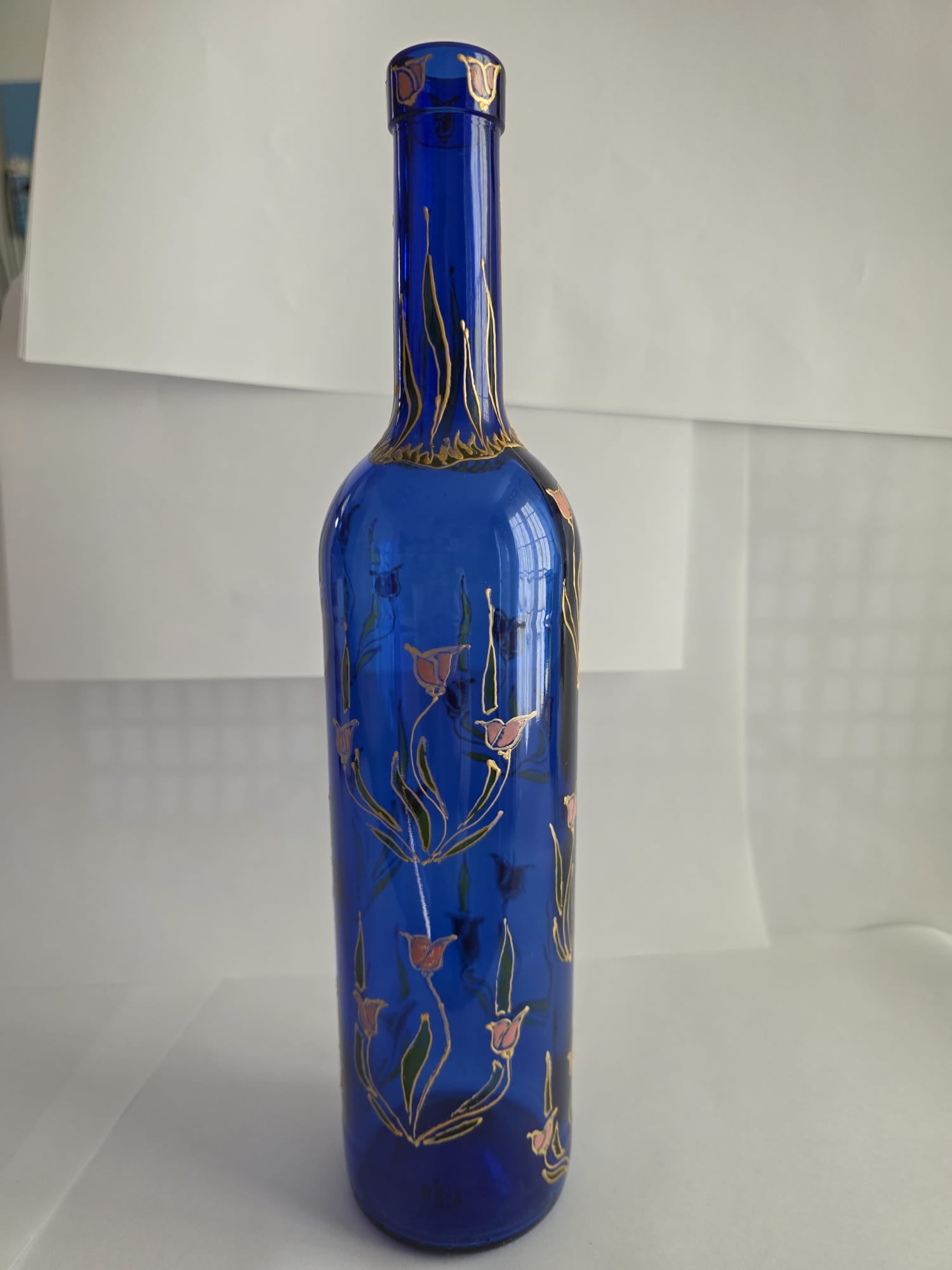 Bouteille décorative, motif fleurs